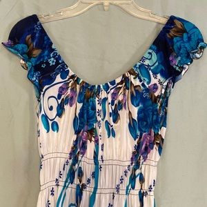 Pretty Maxi Dress Brand New With Tags Size L